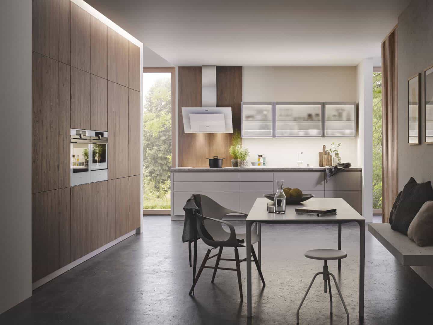 Bauformat Design Küchenzeile mit Holz Wandschrank grifflos