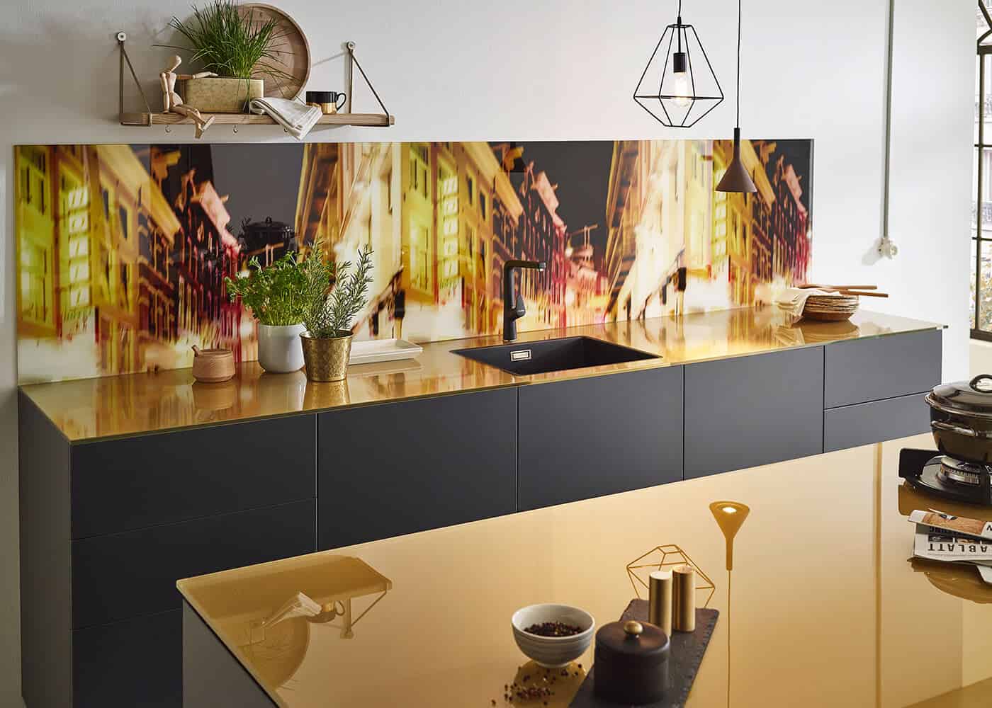 Glas-Arbeitsplatte-Kueche-lechner-gelb-hochwertig