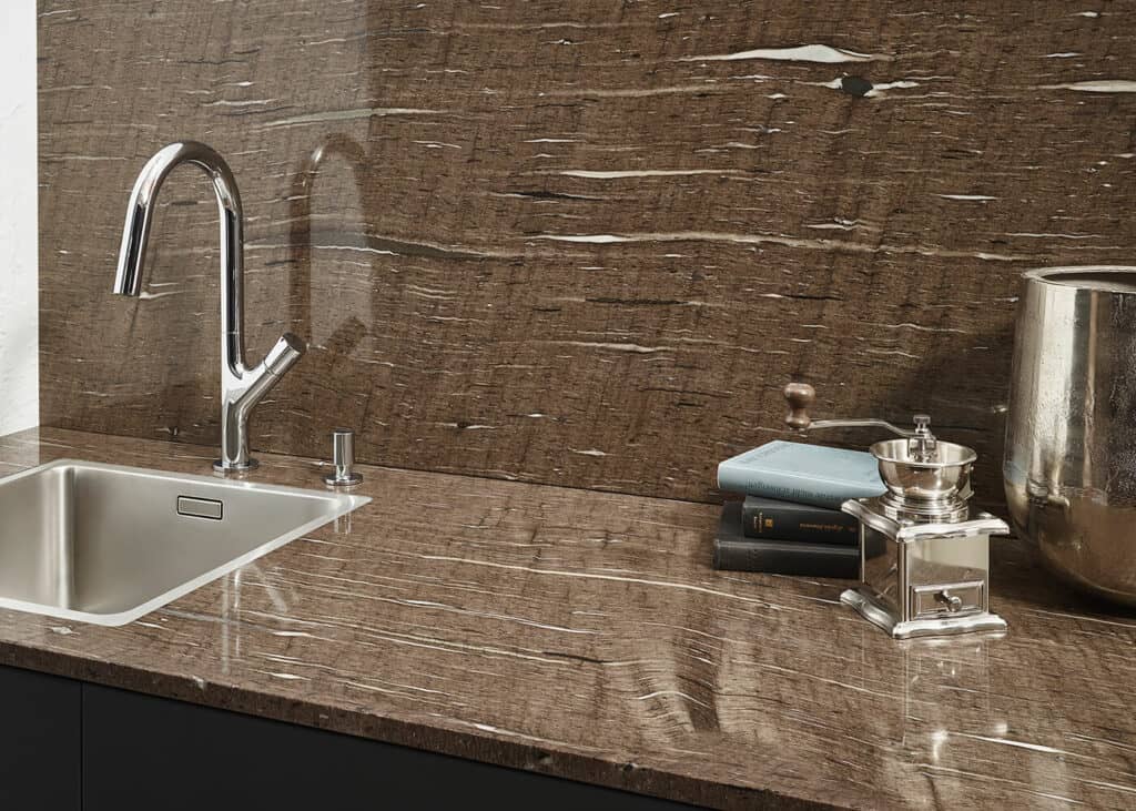 Naturstein-Arbeitsplatte-Lechner-Marmor-braun
