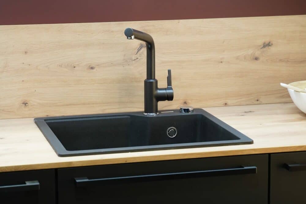 Küchen Spüle mit Armatur hochwertig und Holz Arbeitsplatte
