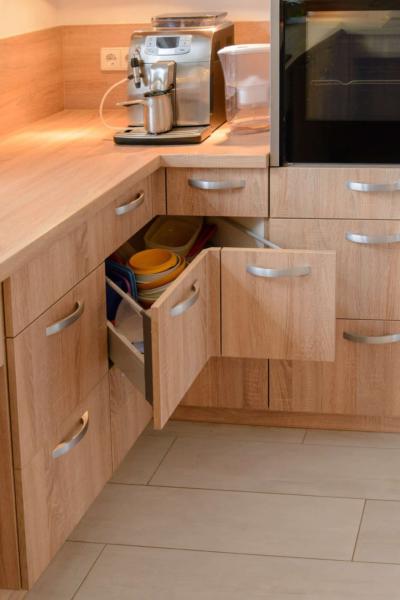 Barrierefreie G-Küche Eckschrank Auszug
