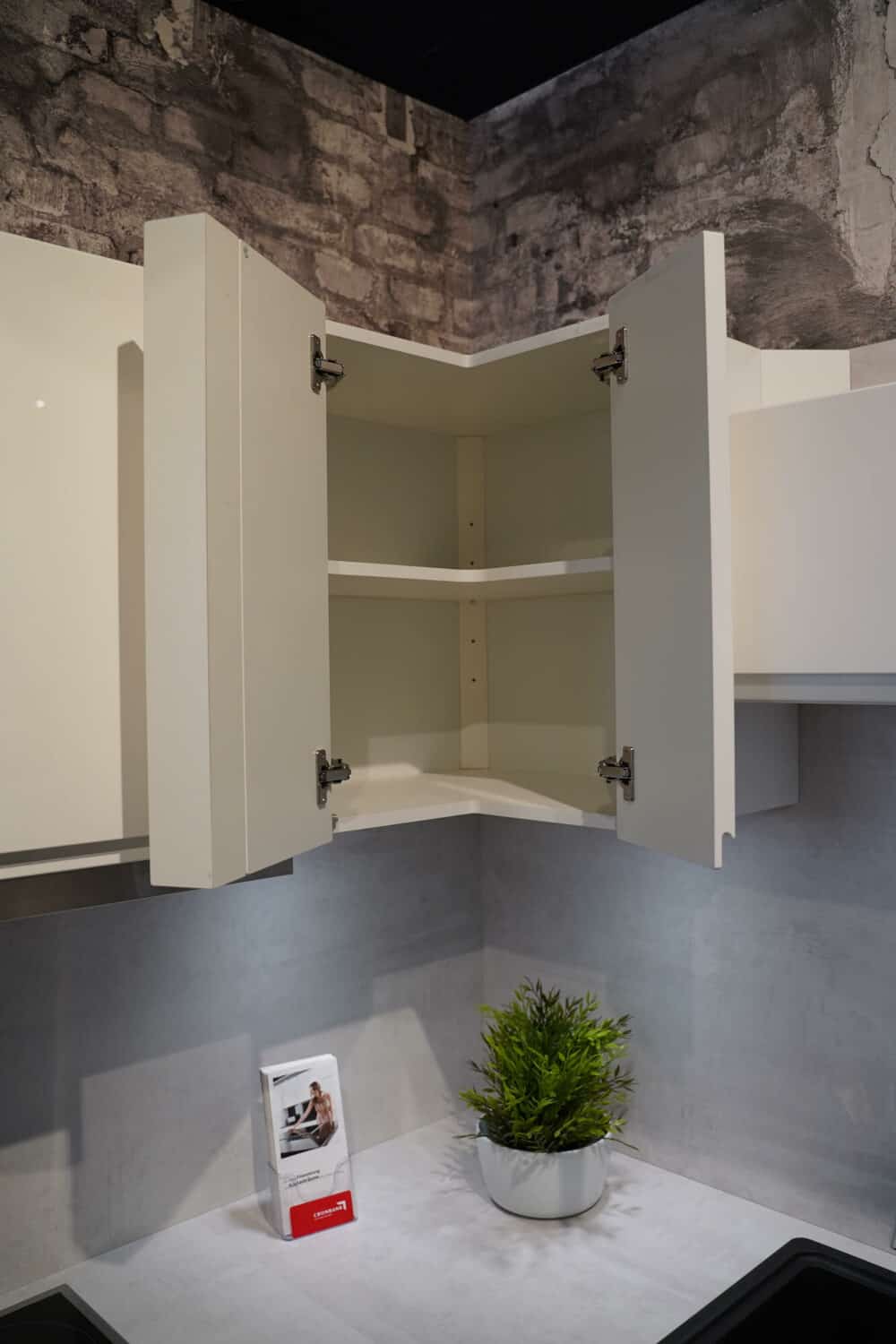 Design L-Küche Form weiß mit wandschrank