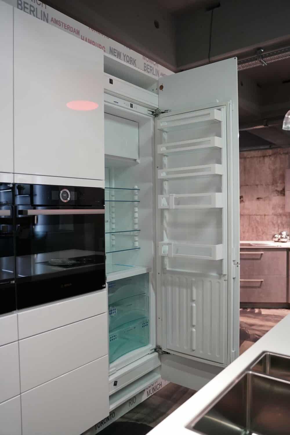 Ballerina Designküche Liebherr Einbau Kühlschrank