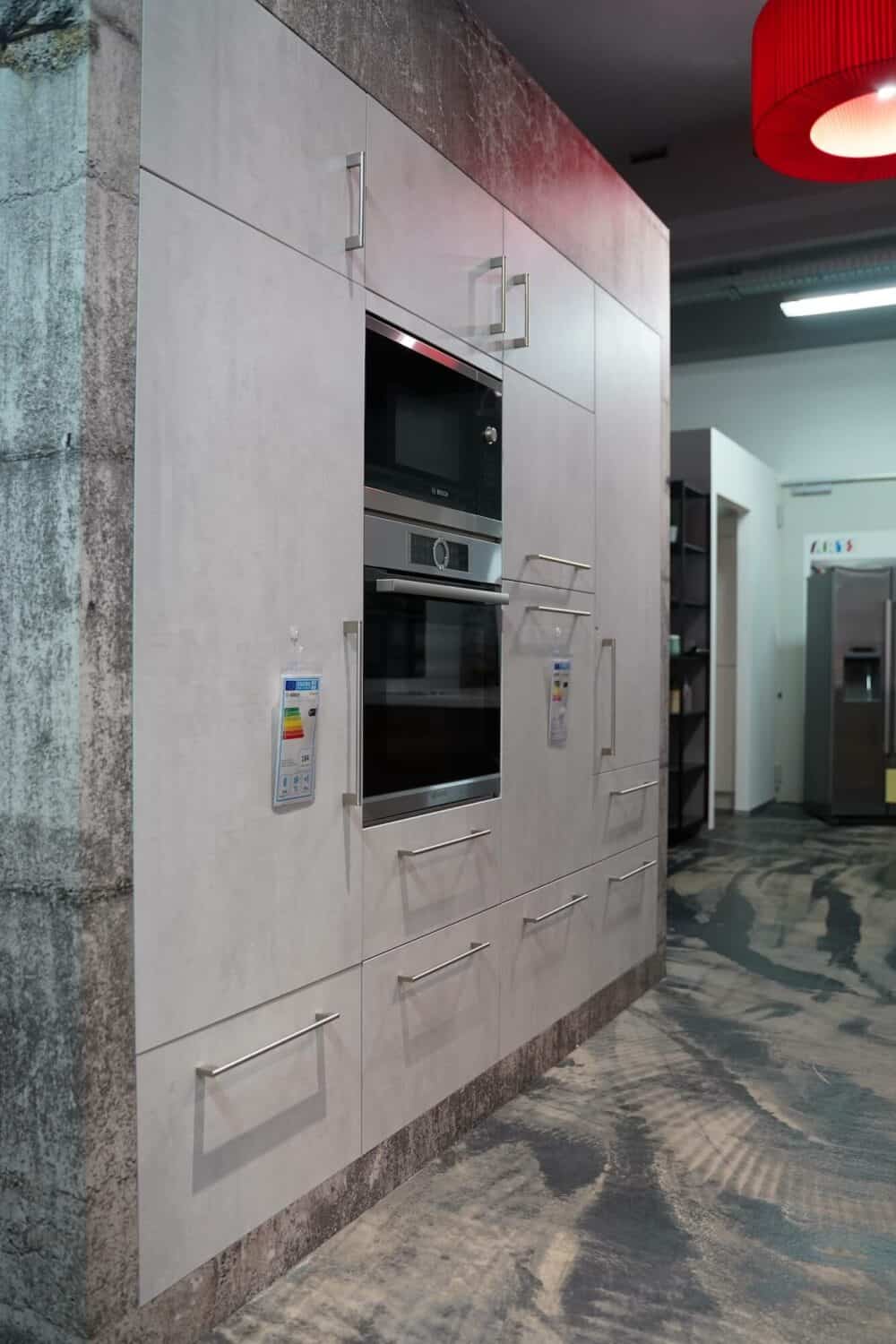 Ballerina moderne Küche mit Wandschrank Beton