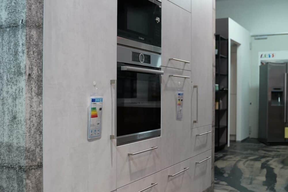 Ballerina moderne Küche mit Wandschrank Beton