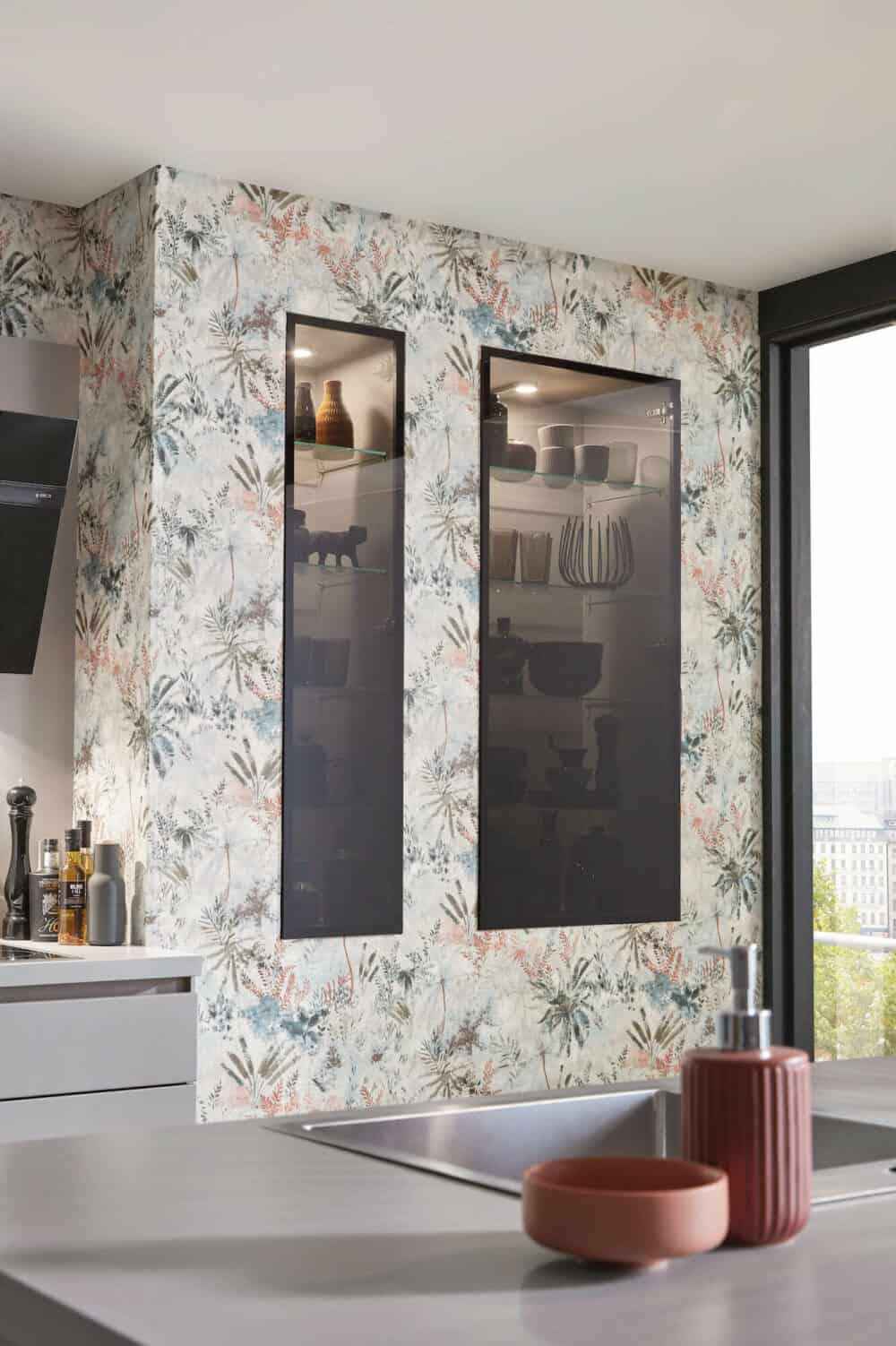 Nobilia Designküche Lack mit Glasschrank