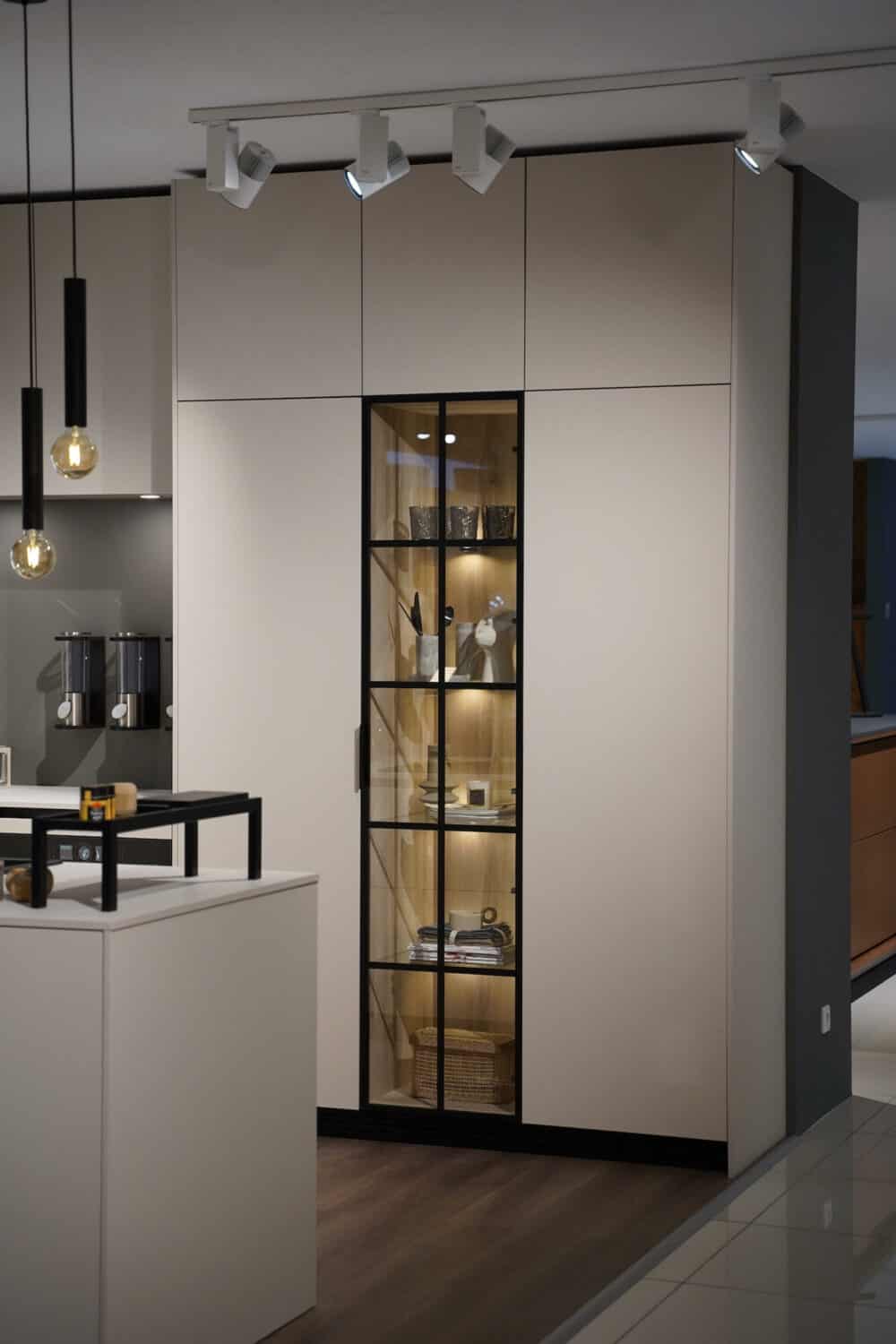 Ballerina Designküche U-Form mit Resopal Arbeitsplatte