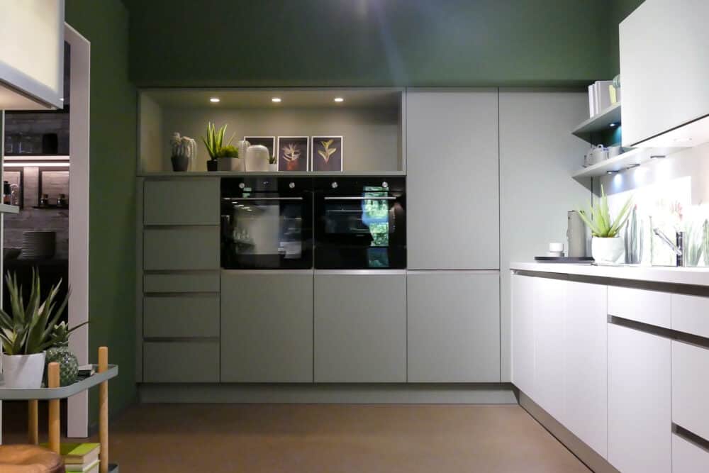 Design Küche grün grifflos