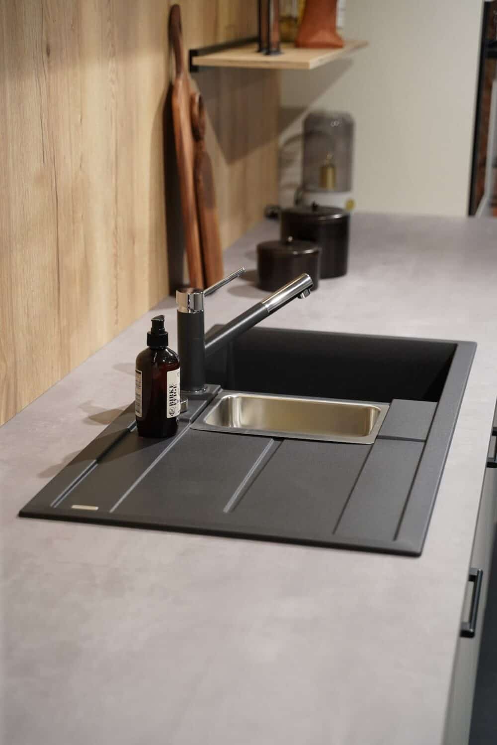 Granit Arbeitsplatte modern schwarz Ballerina Küchen