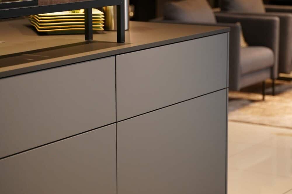 Grifflose Front grau resopal Arbeitsplatte