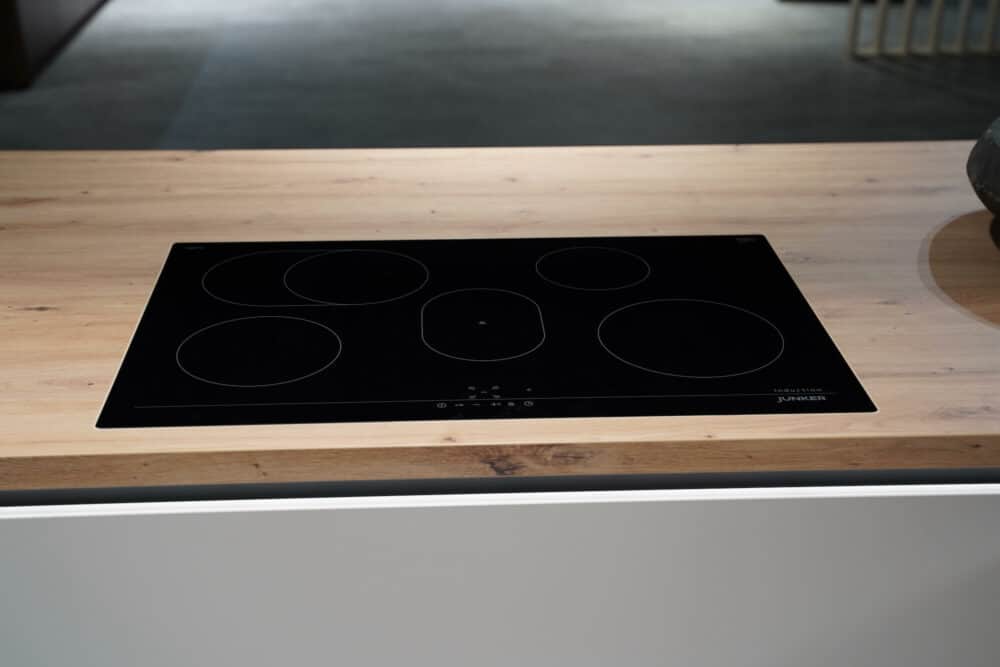 Induktionskochfeld Junker Nobilia Designküche G-Form