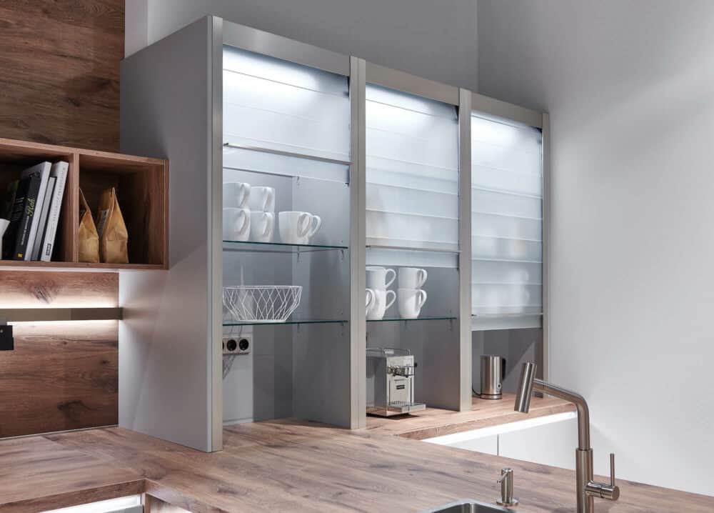 Jalousientüren mattglas Nobilia Design Küche steingrau