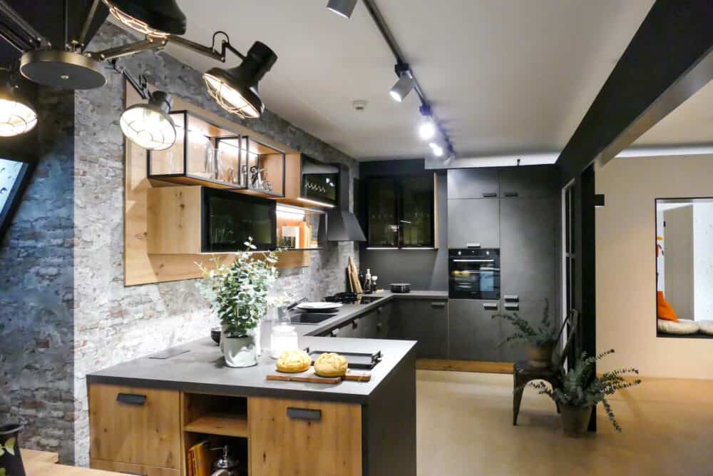 Moderne U-Küche natural oak mocca
