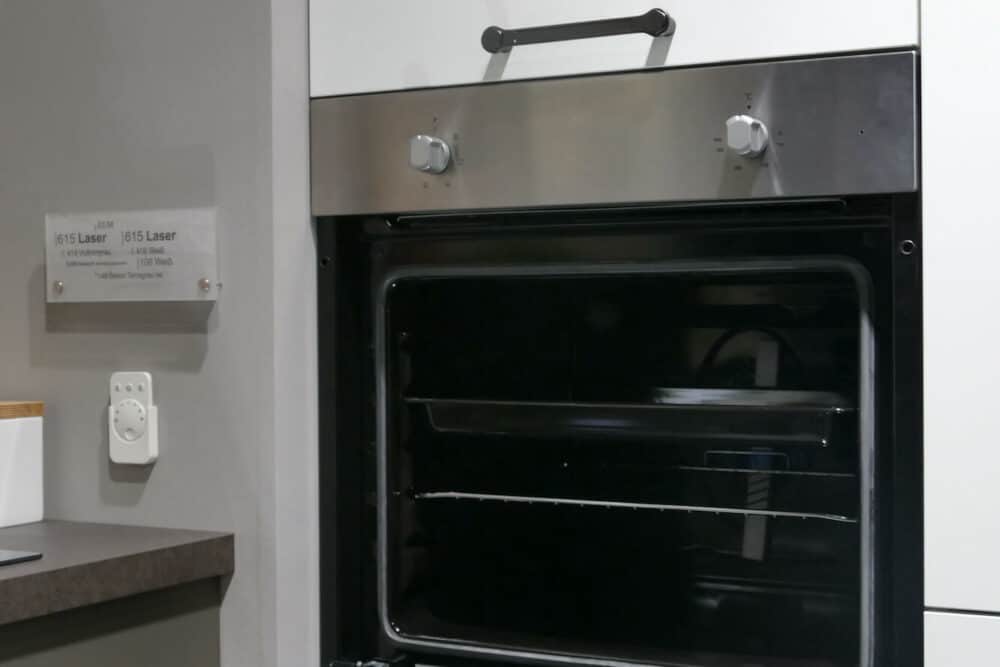 Moderner Backofen Nobilia terragrau Küchenzeile mit Wandschrank