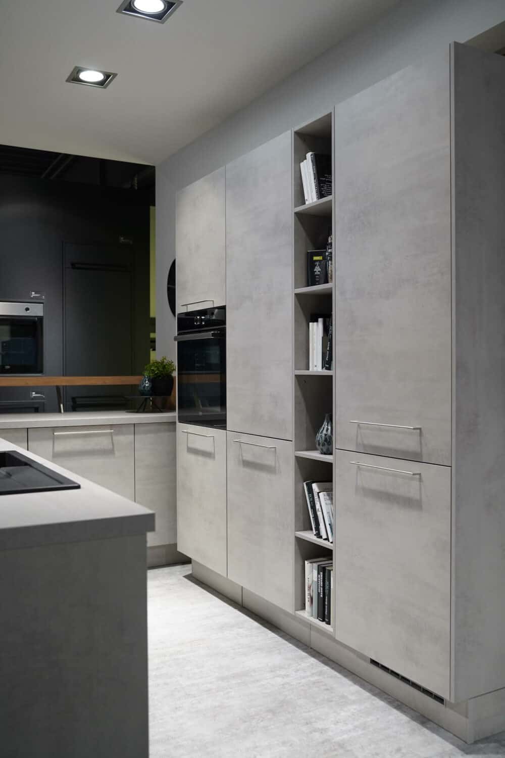 Nobilia Beton Wandschrank mit offenem Wandschrank und HWR