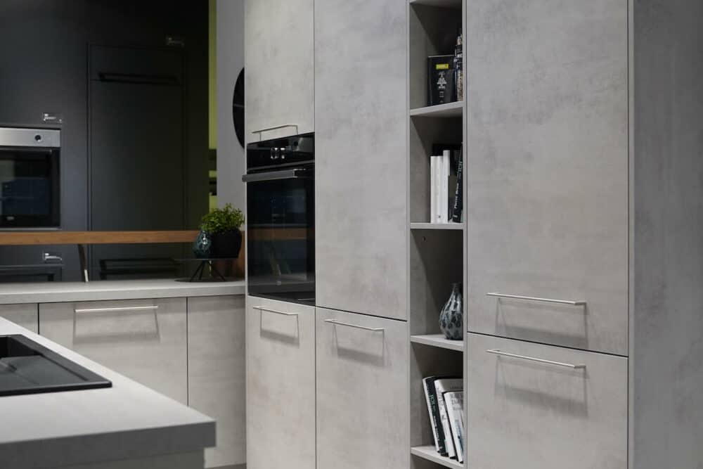 Nobilia Beton Wandschrank mit offenem Wandschrank und HWR