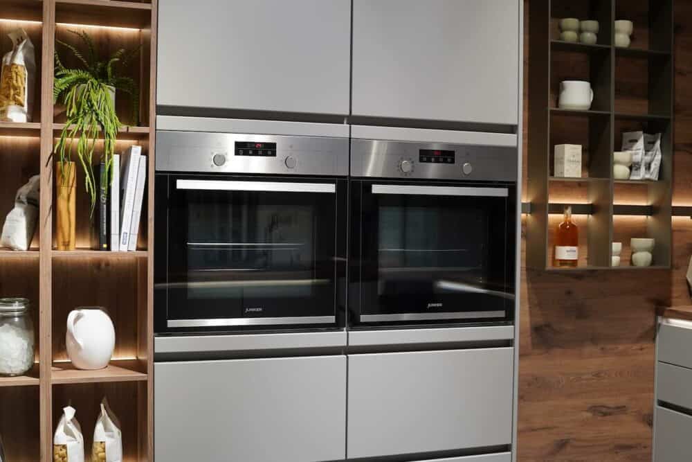 Nobilia Designküche steingrau Wandschrank E-Geräte
