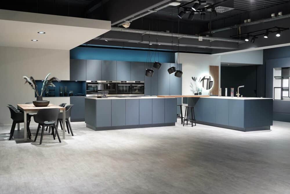 Nobilia Designküche zwei Kücheninsel Fjordblau