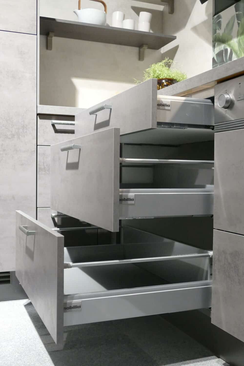 Nobilia L-Küche Beton Auszüge