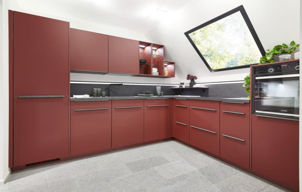 Nobilia L-Küche modern rostrot matt