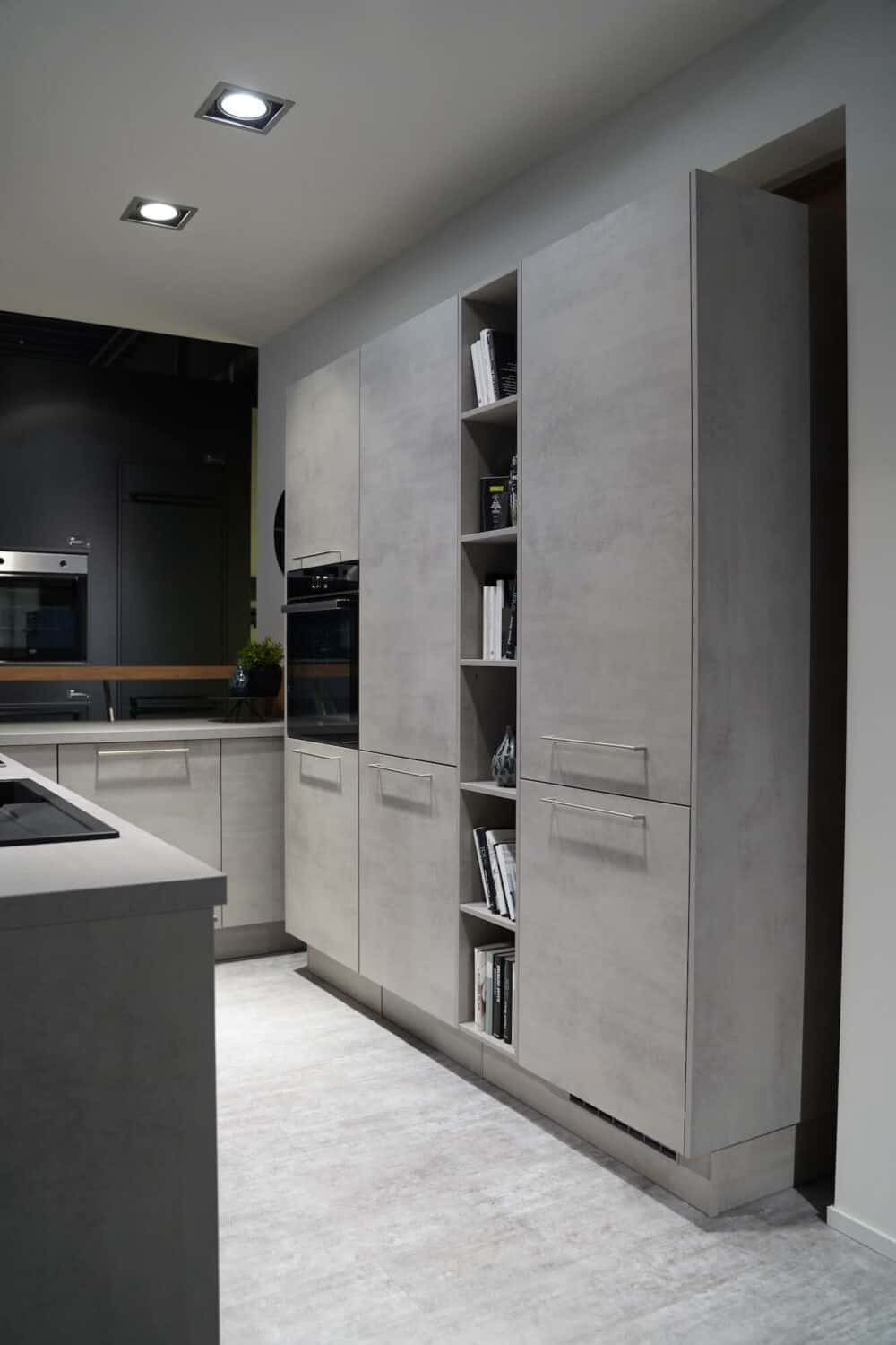 Nobilia U-Küche Wandschrank beton grau mit Elektrogeräten