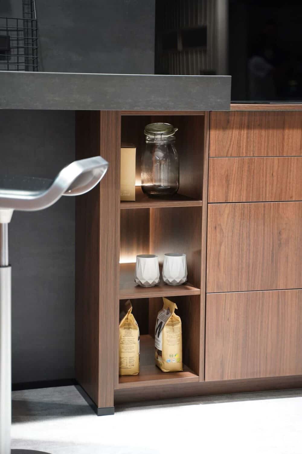 Nobilia offener Wandschrank Nussbaum Fronten