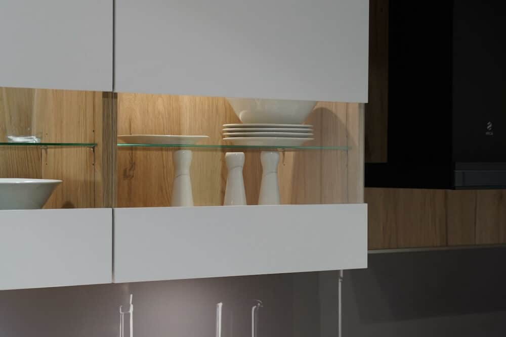 Oberschrank Nobilia U-Form Küche mit Glas Element