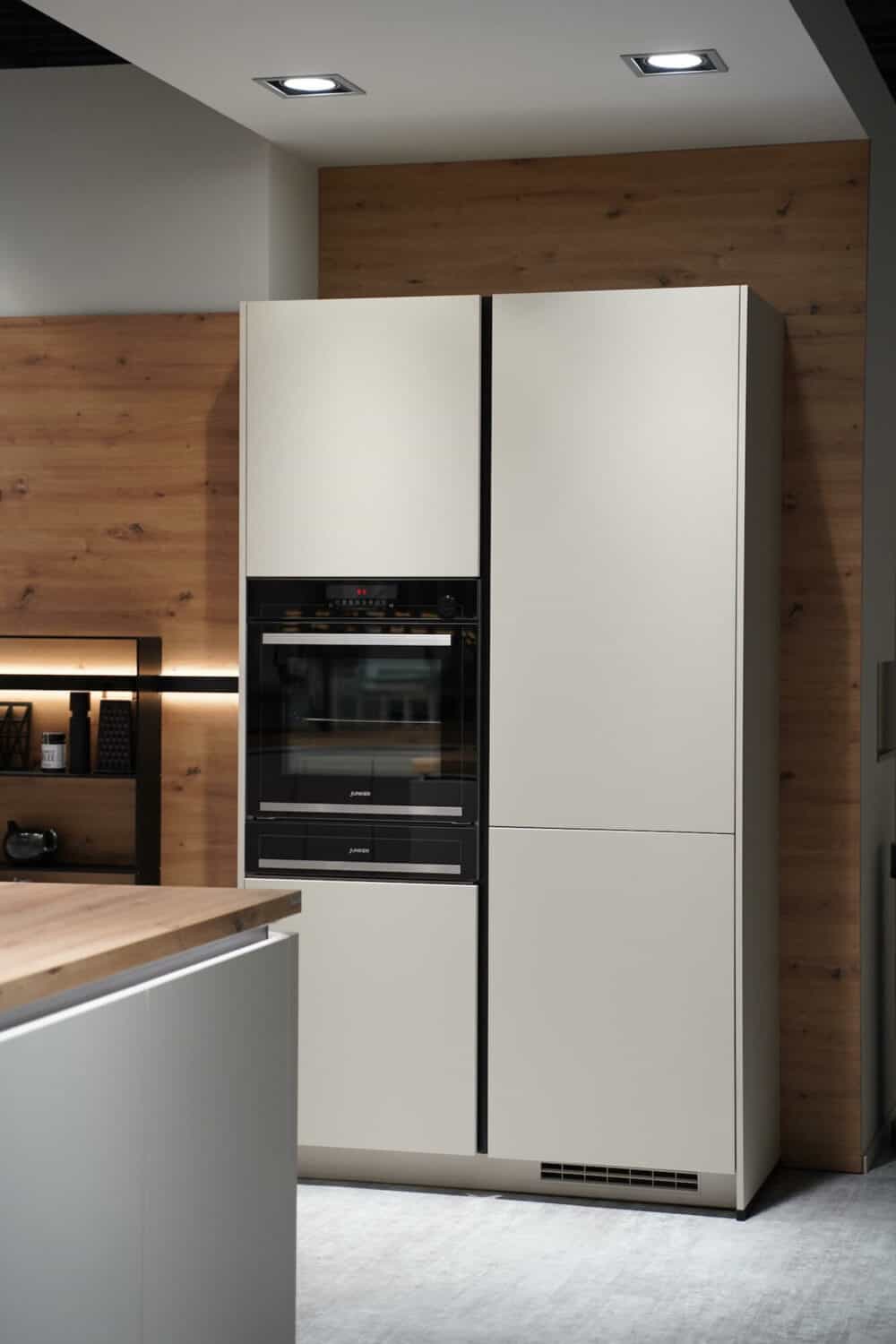 Wandschrank Elektrogeräte grifflos Nobilia G-Küche