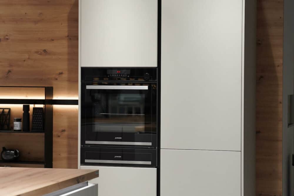 Wandschrank Elektrogeräte grifflos Nobilia G-Küche