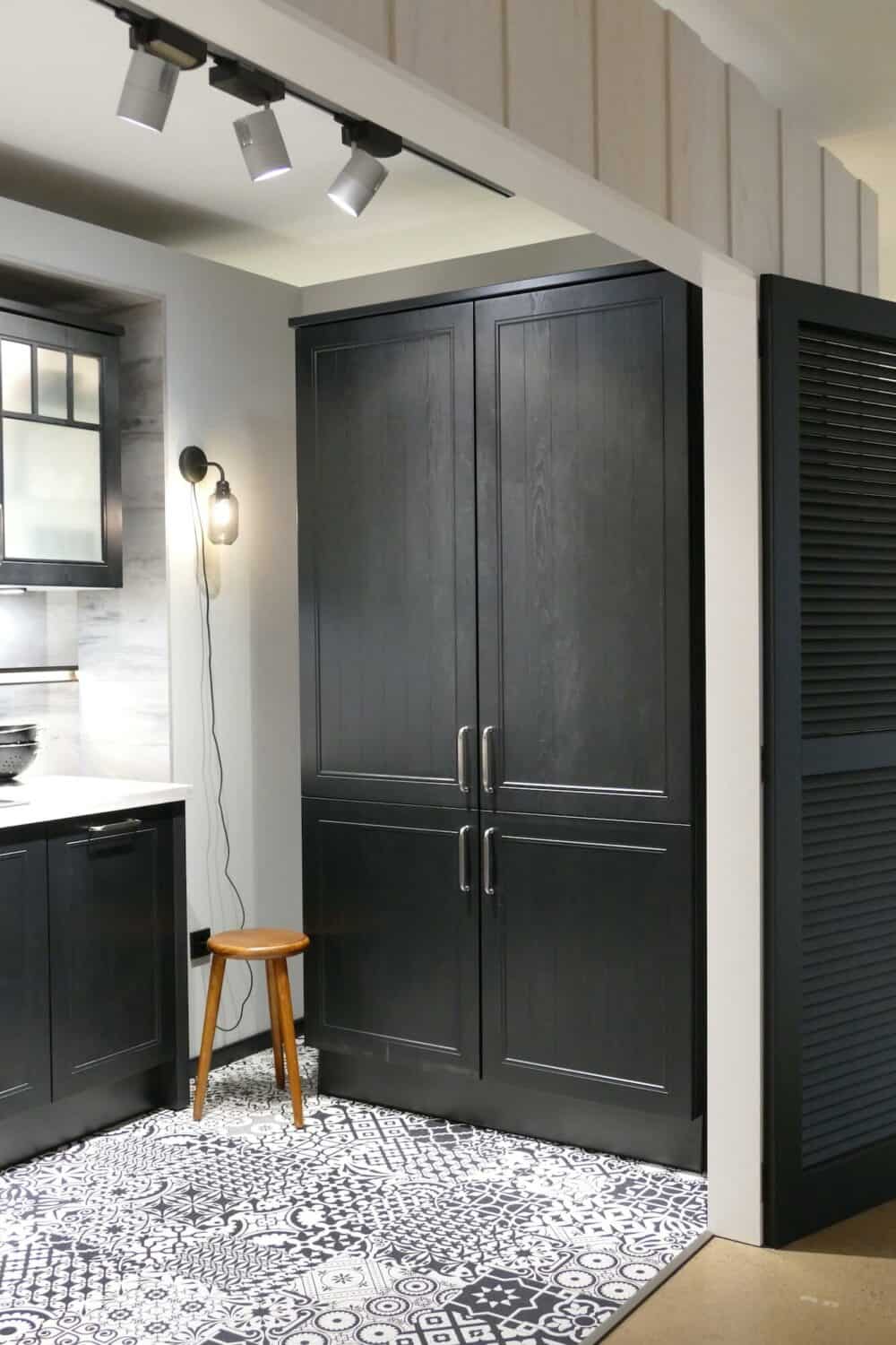 Wandschrank Landhausstil schwarz