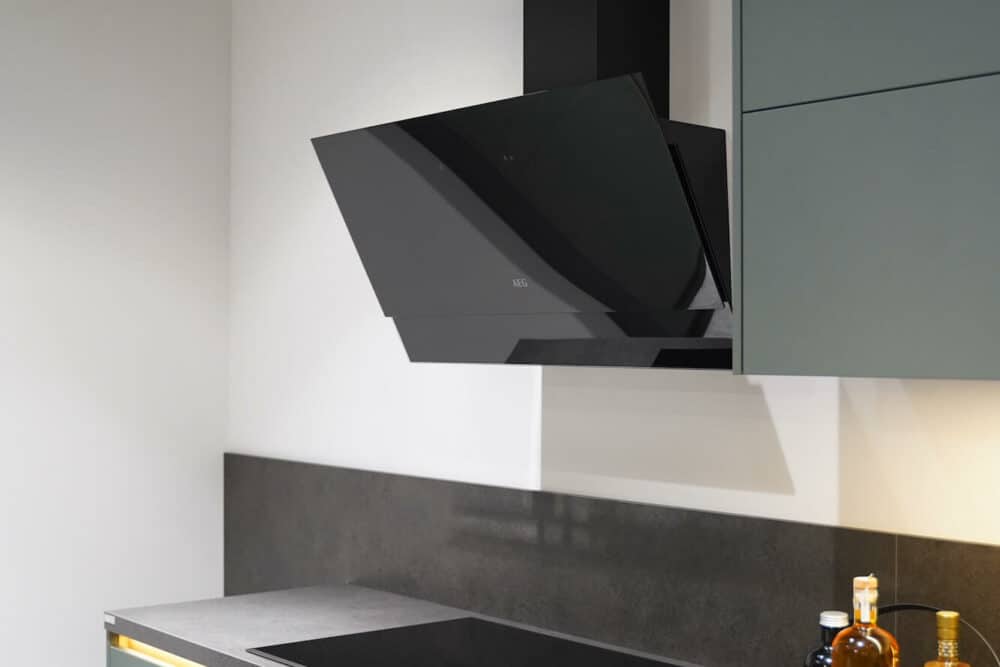 AEG Dunstabzug mit Induktionskochfeld Nobilia Designküche