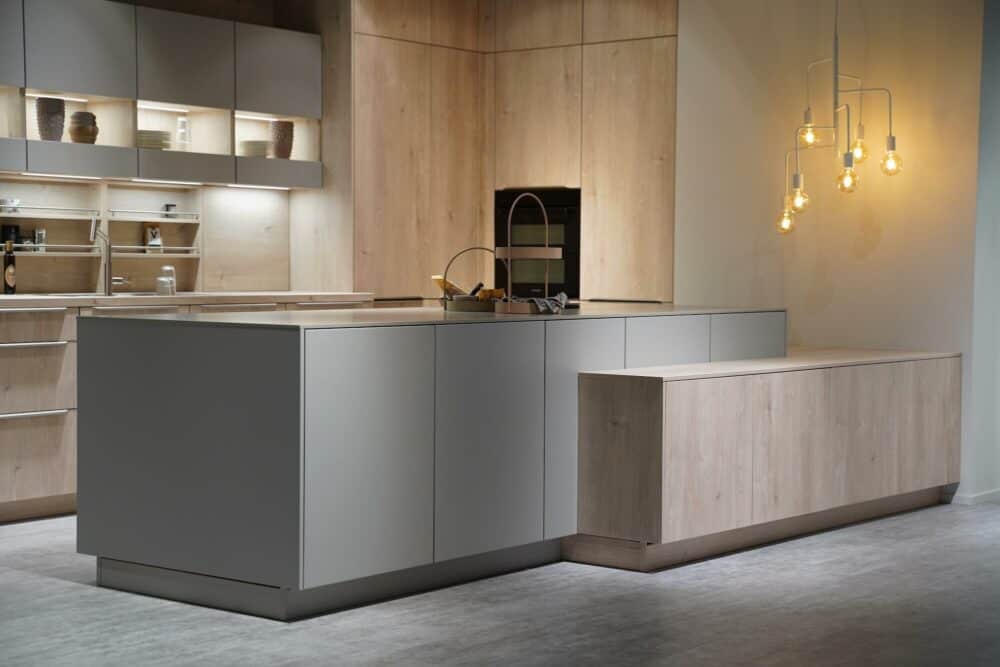 Nobilia Design Inselküche steingrau grifflos