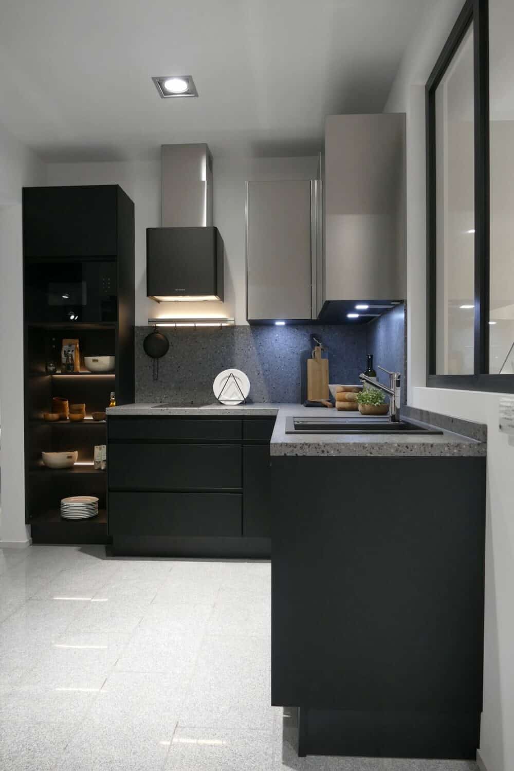 Nobilia Design Küche schwarz matt Stahl
