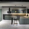 Nobilia Design U-Küche grifflos mit Gold Griffmulden