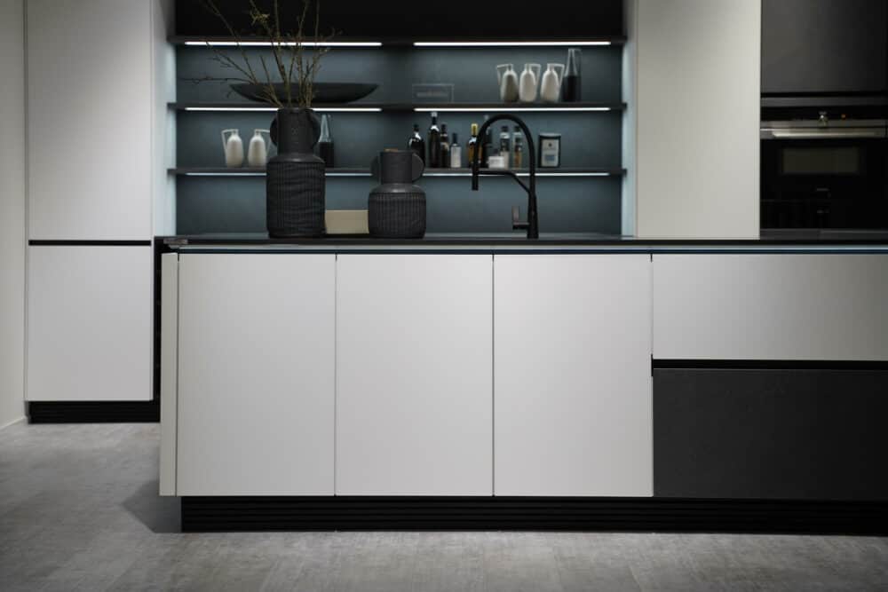 Nobilia Designküche Glas mit Kücheninsel