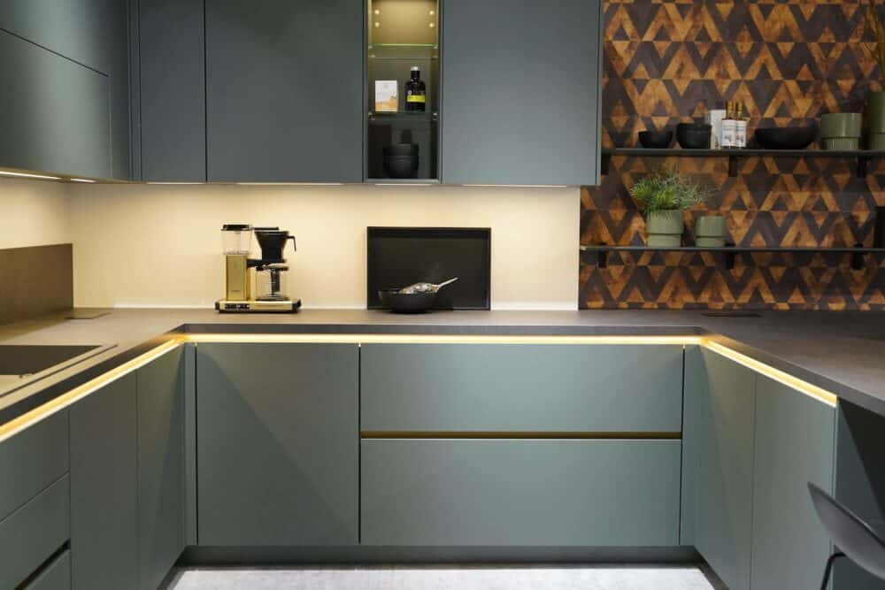 Nobilia U-Küche Design mit Griffmulden