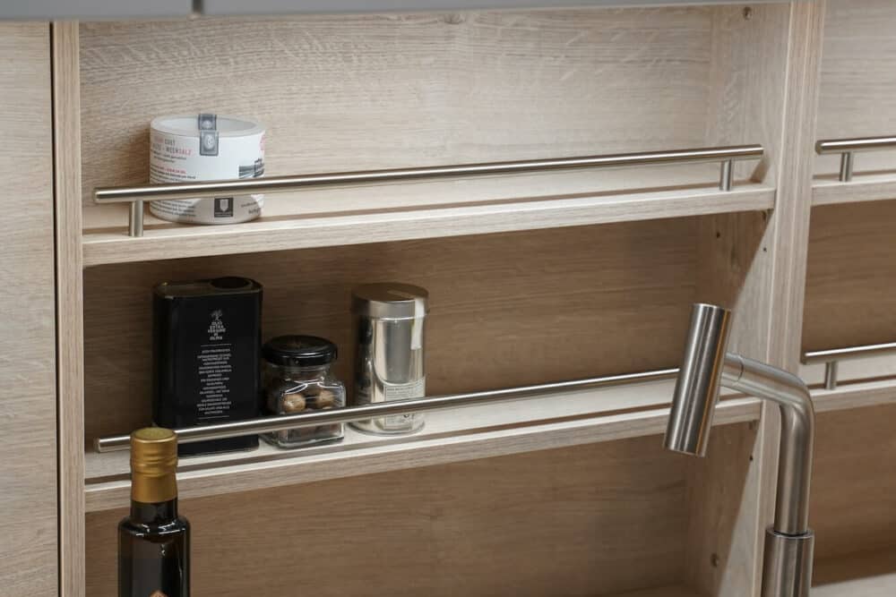 Wandregale Gewürze Stauraum und Eiche Rückwand