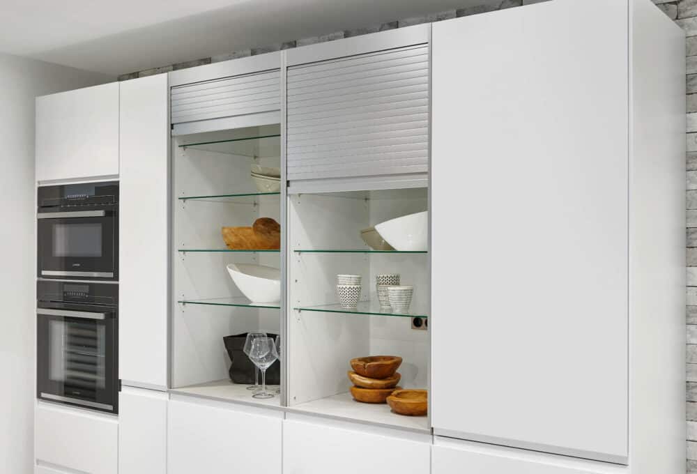 Wandschrank Jalousien mit Glaseinsatz