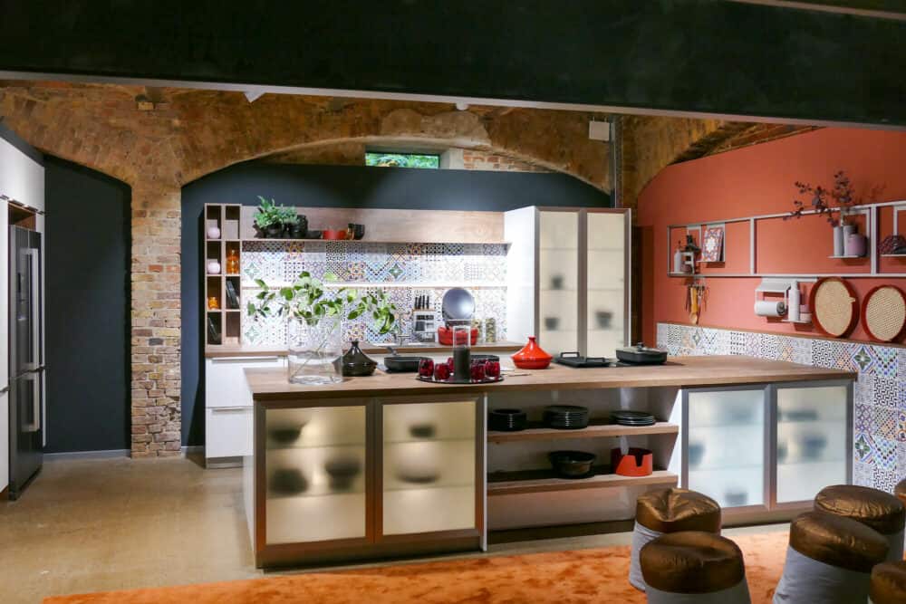 Bauformat Insel Küche Rhodos mit Hauswirtschaftsraum