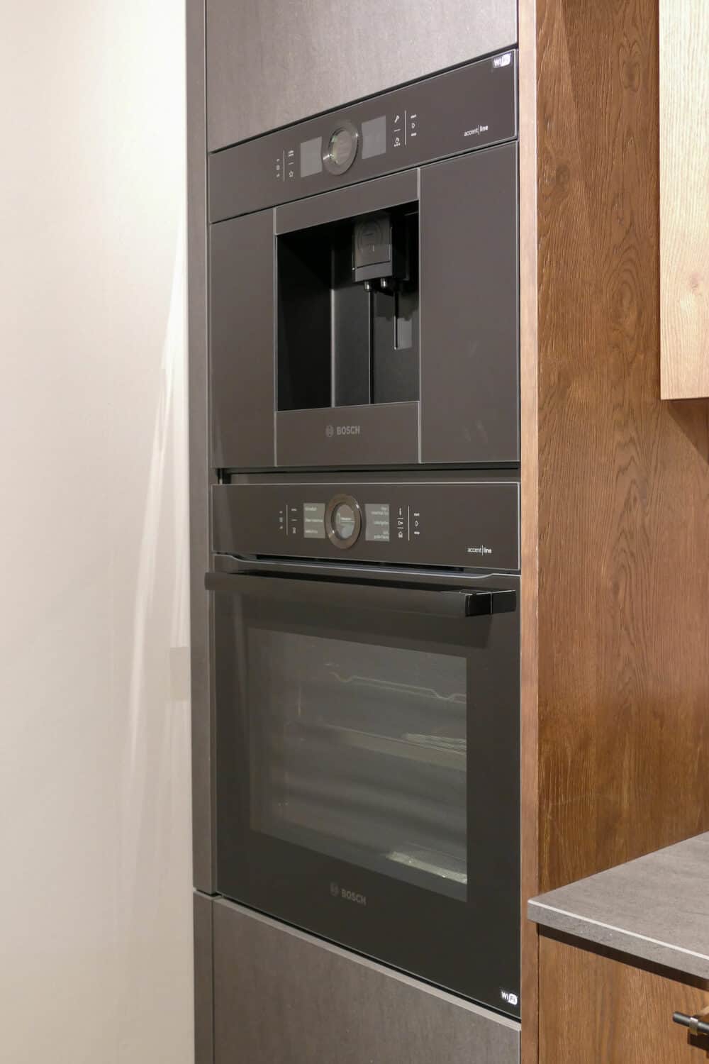 Bauformat Insel Küche mit BOSCH Elektrogeräten