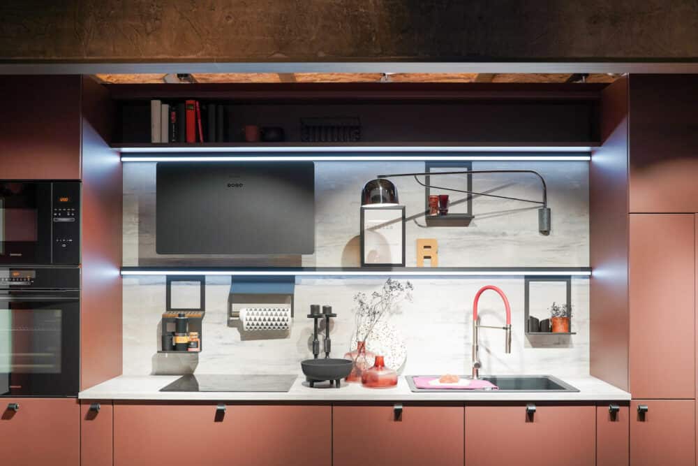 Bauformat Küchenzeile modern rot