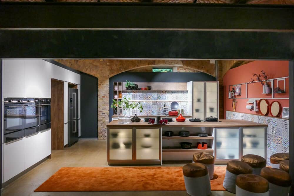 Bauformat Rhodos Insel Küche mit Hauswirtschaftsraum