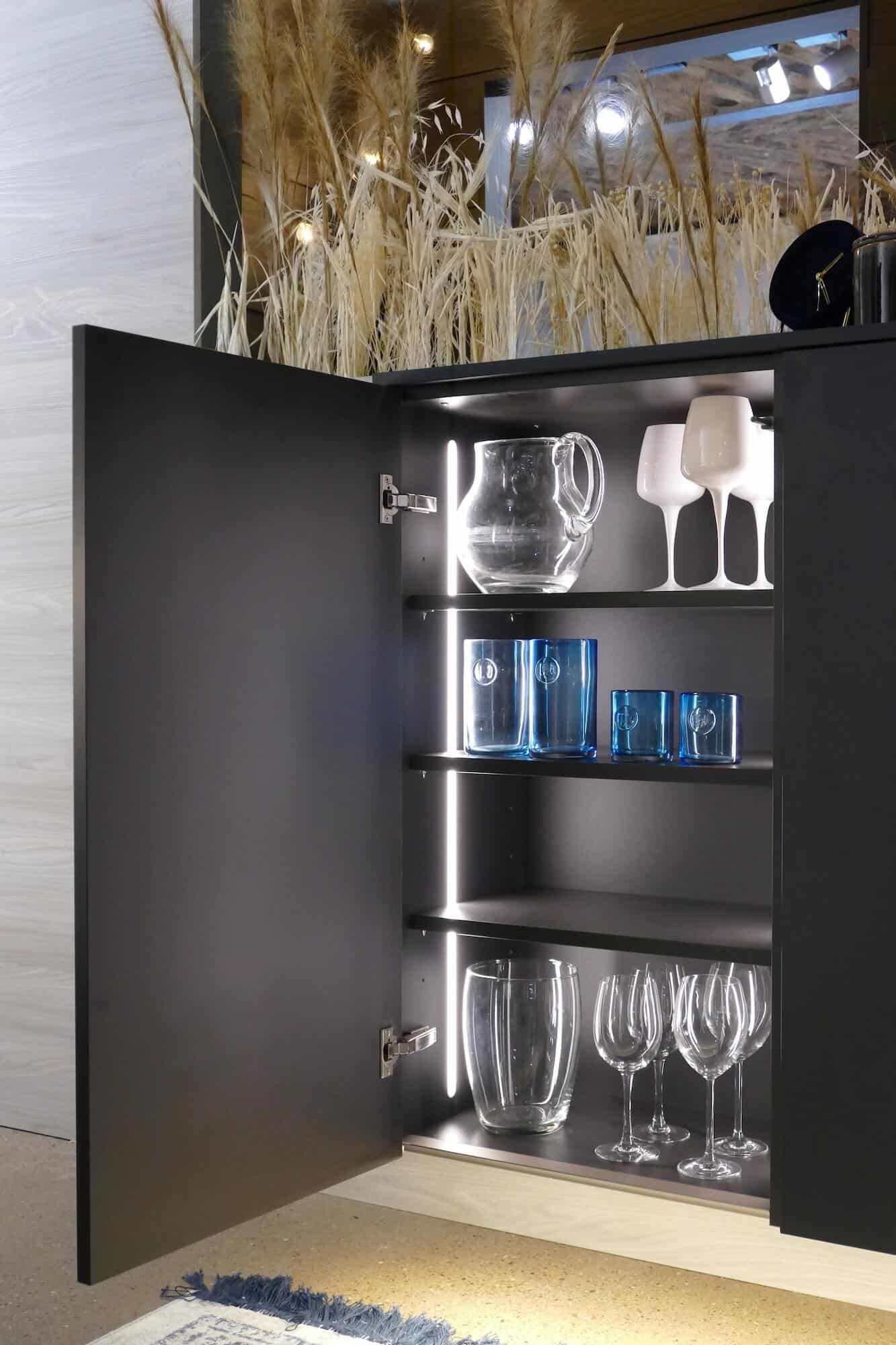 Unterschrank Bauformat moderne Inselküche Kitzbühel