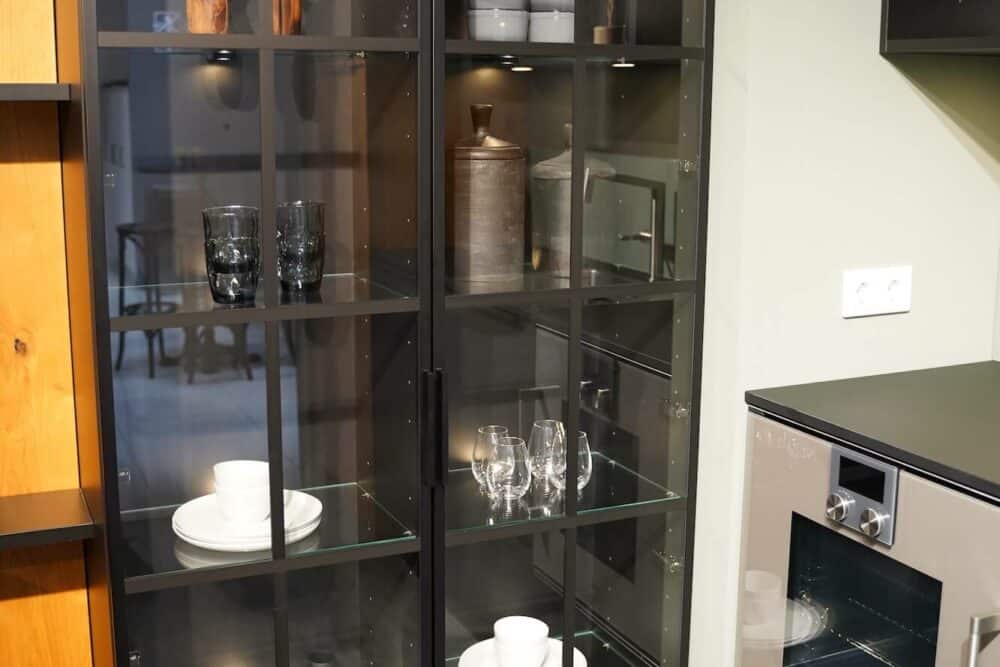 Vitrine Ballerina Design Kochinsel Holzoptik