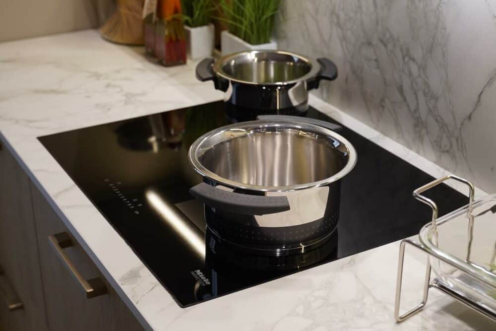 modern Miele Induktionskochfeld Dekton Arbeitsplatte