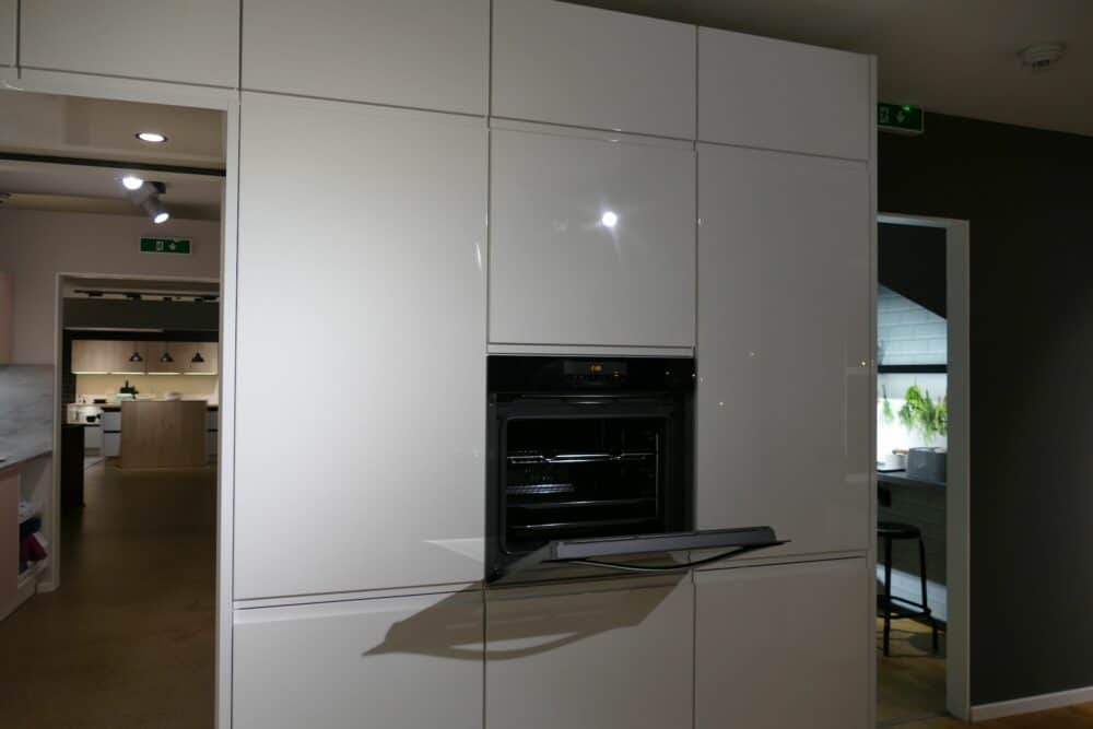 Backofen Burger Design Inselküche weiss
