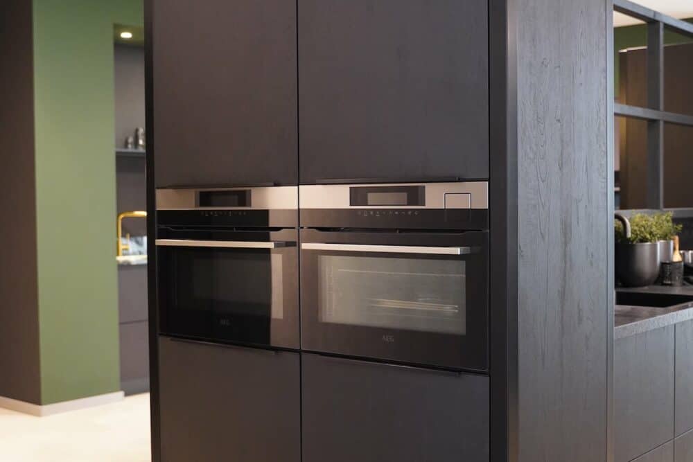 Geräteschrank Ballerina moderne Küchenzeile schwarz
