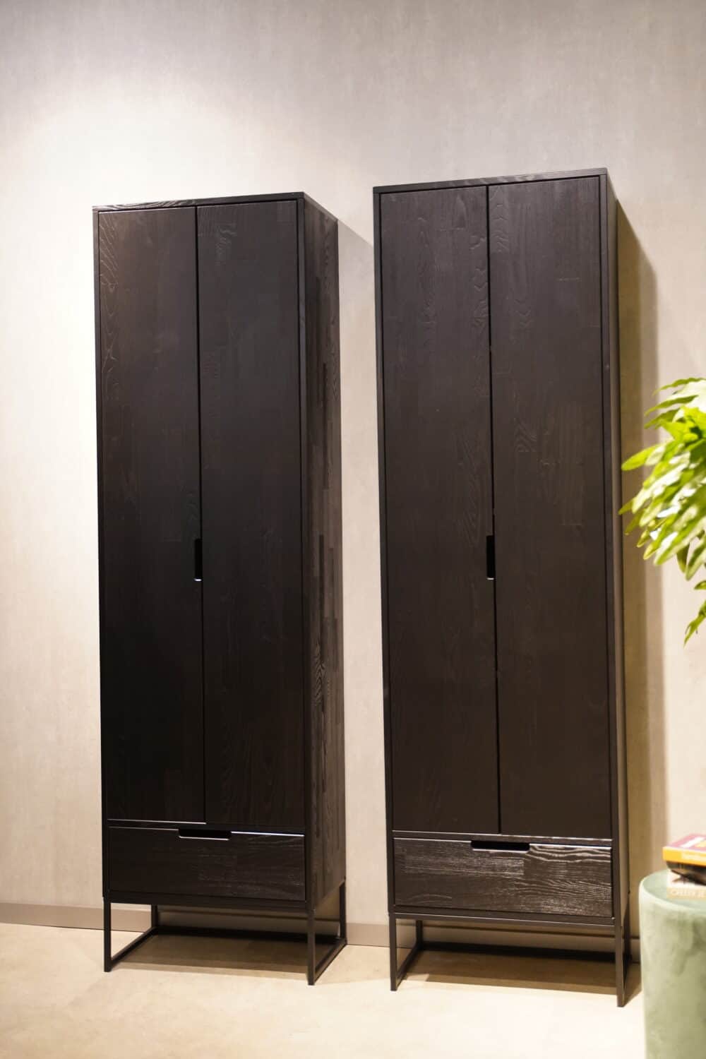 Seitenschrank Ballerina moderne Küchenzeile schwarz