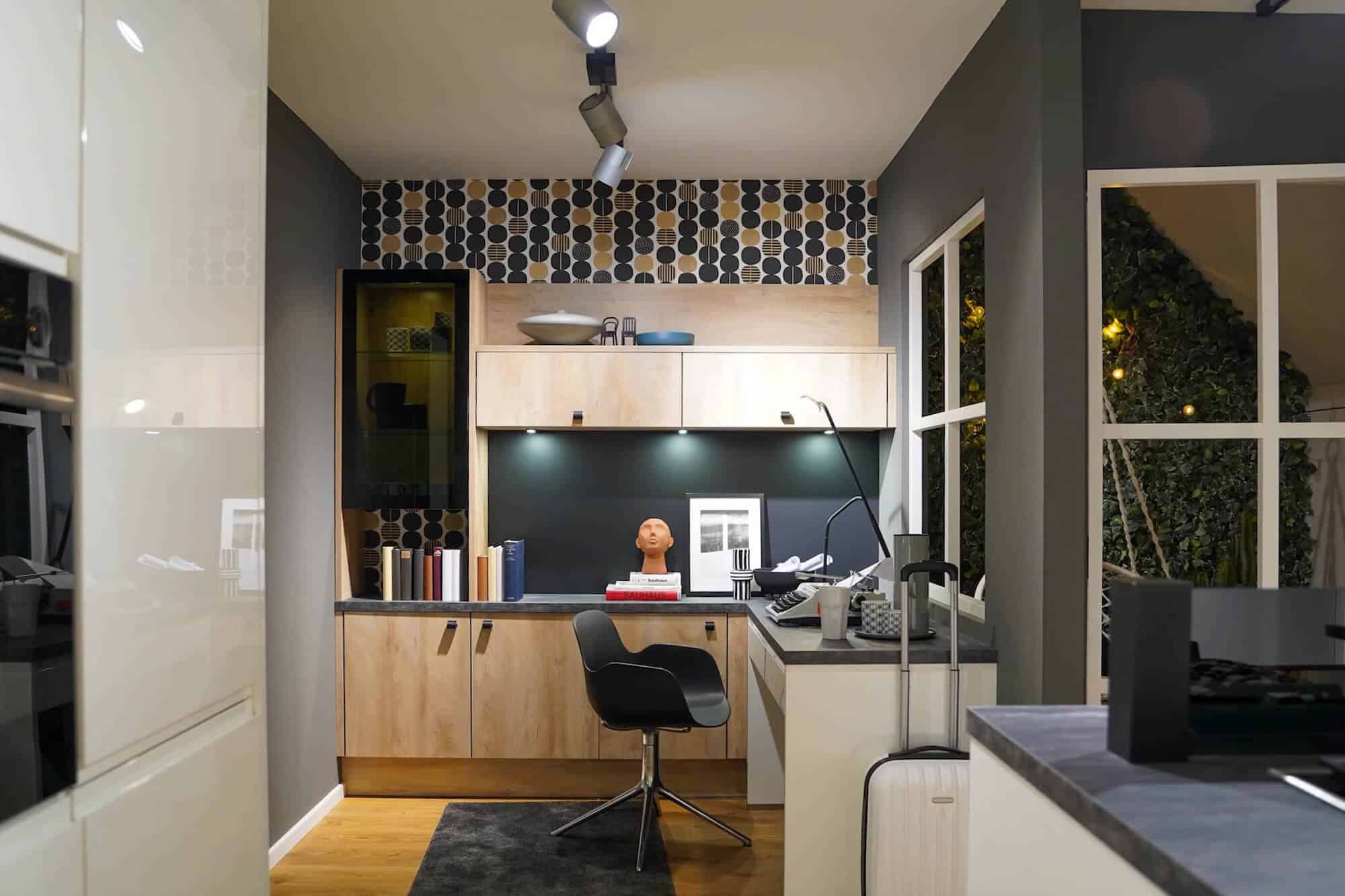 Homeoffice Arbeitsplatz arbeiten von Zuhause Küchenhalle