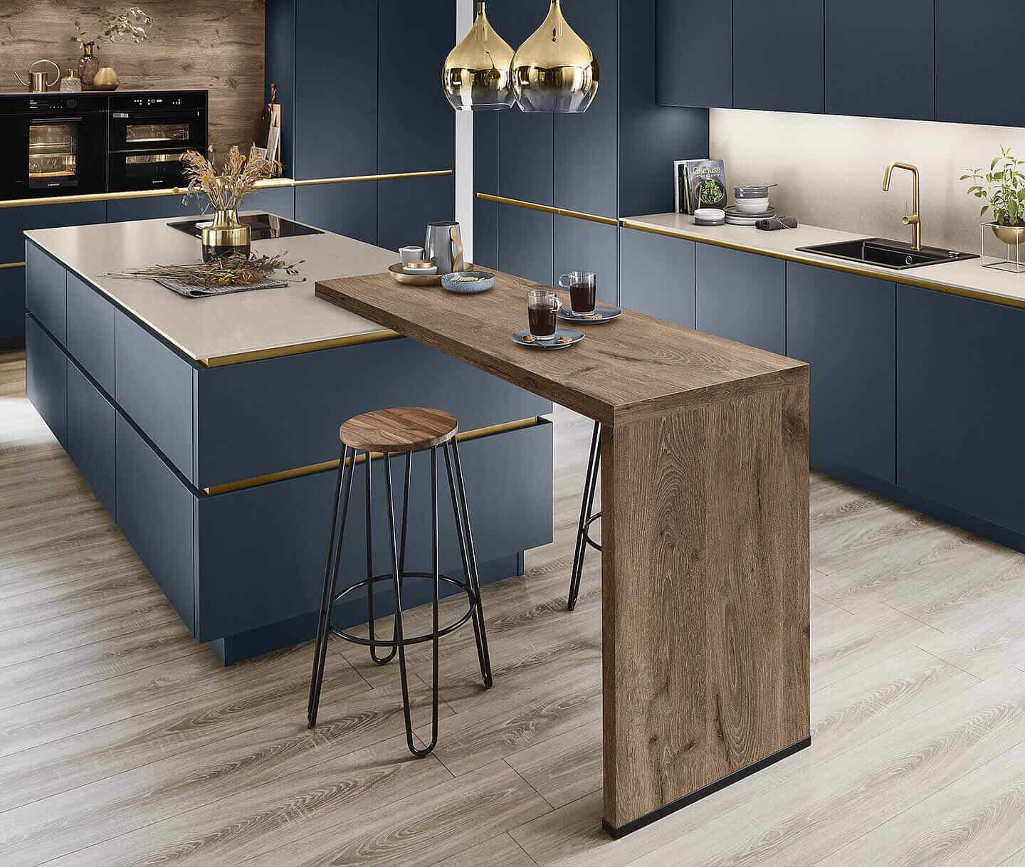 Nobilia Easytouch Fjordblau Gold Designküche mit Kücheninsel